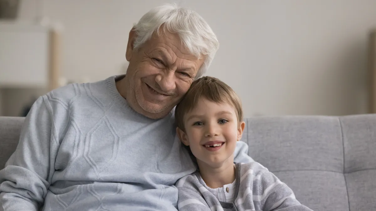 Tényleg szükség van ilyen szigorra a nagyszülővel szemben? A szakértő szerint ez áll a döntés mögött