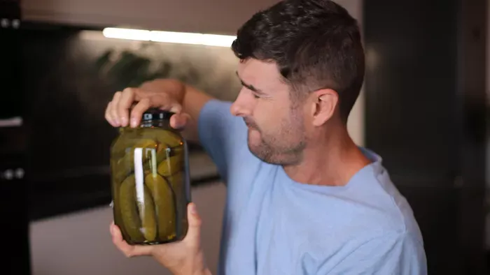 Nem nyílik a befőttesüveg? Ez a módszer segít