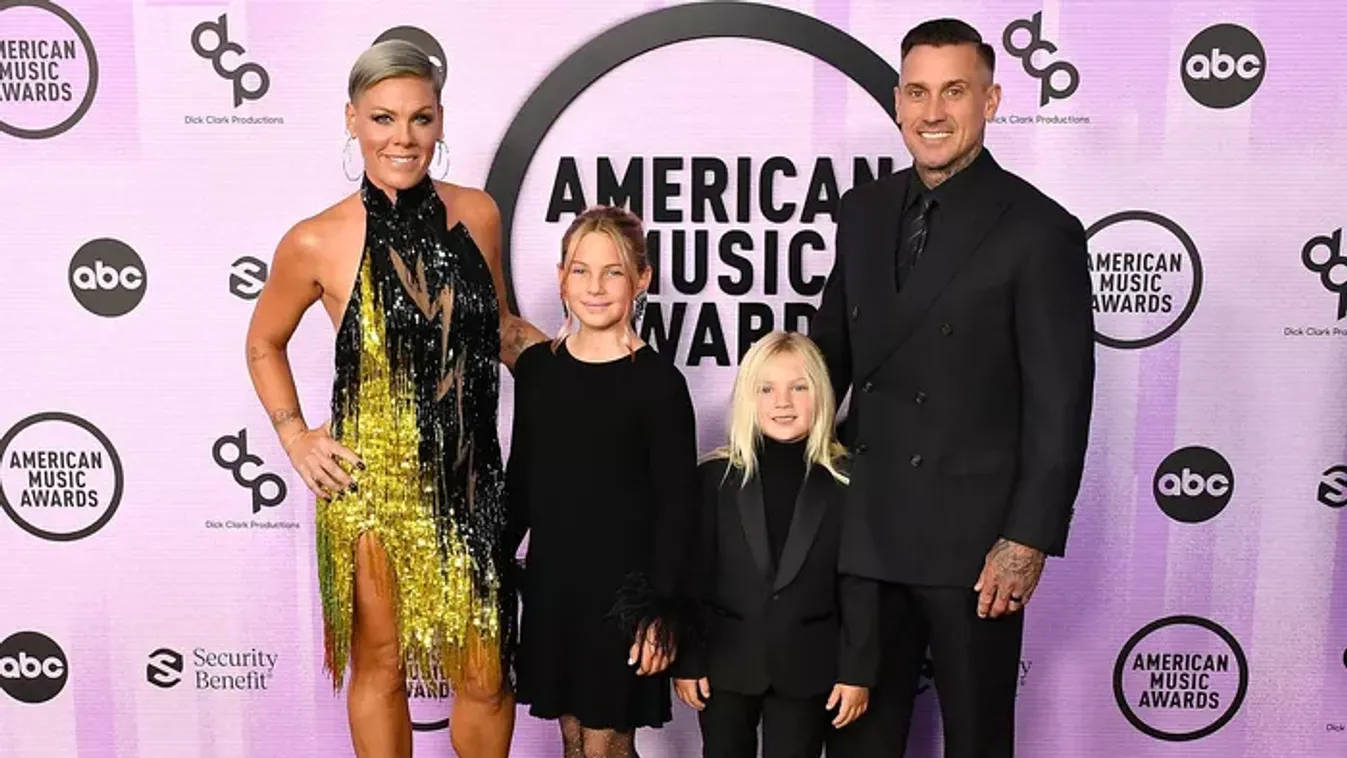 Ennyi volt, itt a vége: 20 év és két közös gyerek után válik az álompár