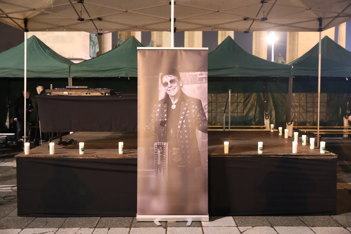 Gyertyagyújtás Fenyő Miklósért