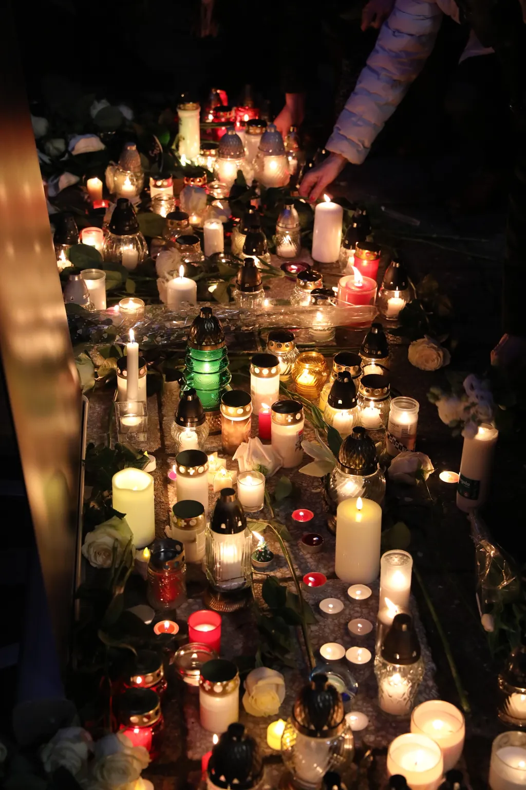 Gyertyagyújtás Fenyő Miklósért