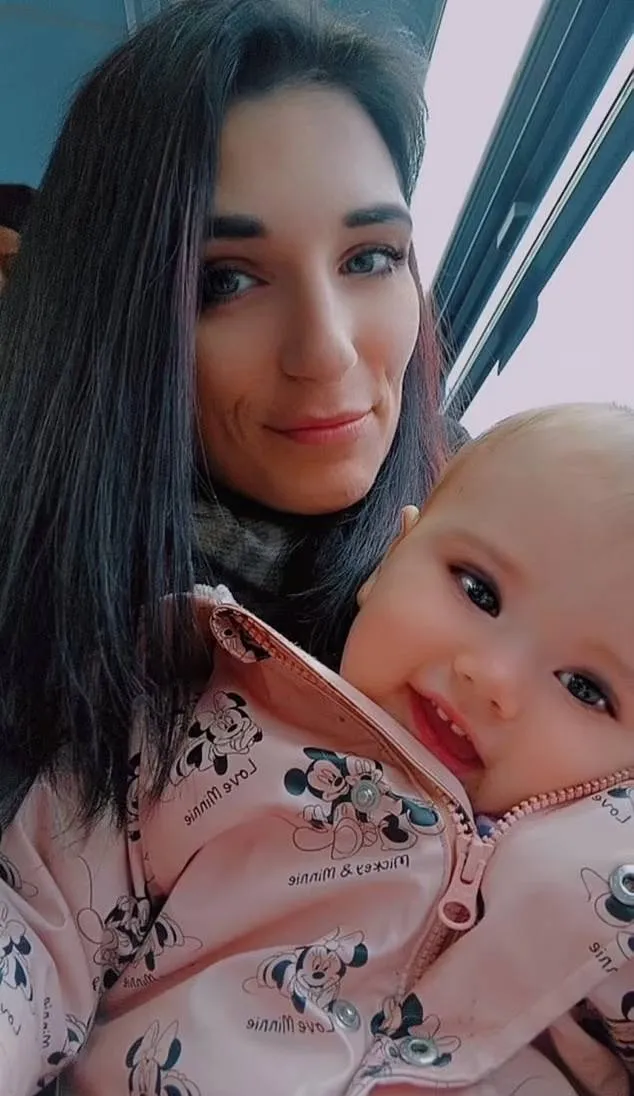 Végstádiumú méhnyakrákkal küzd egy édesanya, akinek hónapokig nem vették figyelembe a betegségét jelző tüneteit