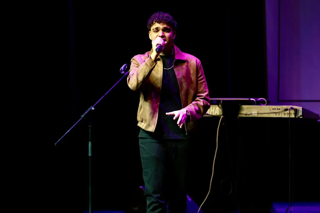 Kökény Dani énekes