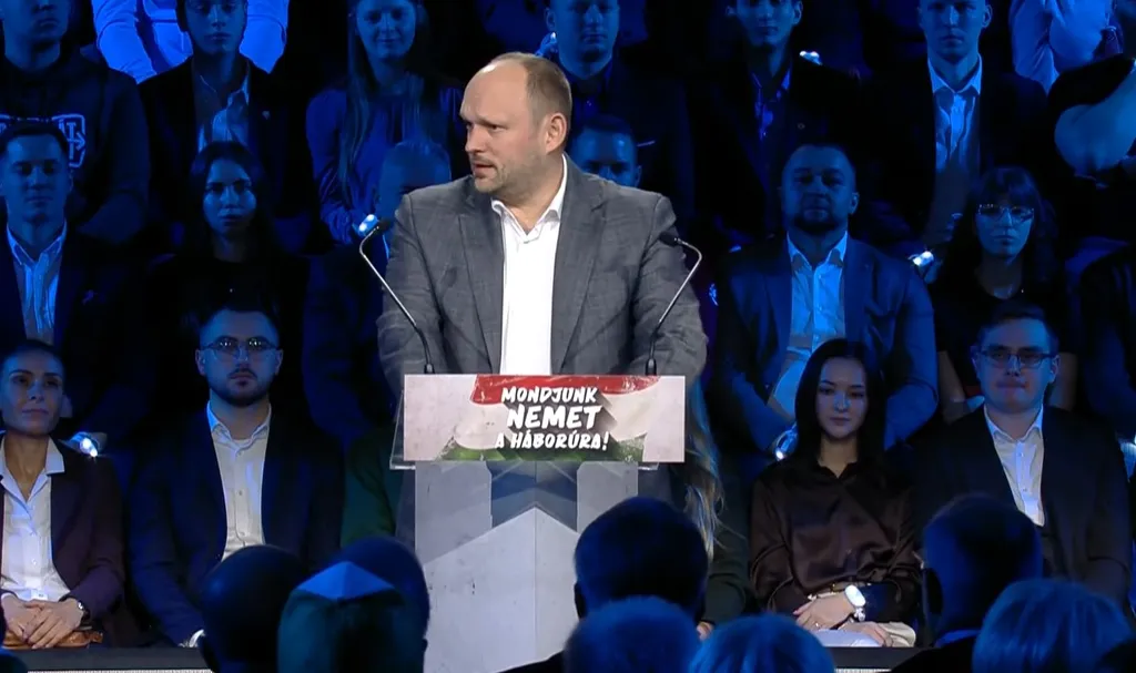 Háború ellenes Gyűlés HEGY Esztergom 2026.02.28.
Hernádi Ádám 