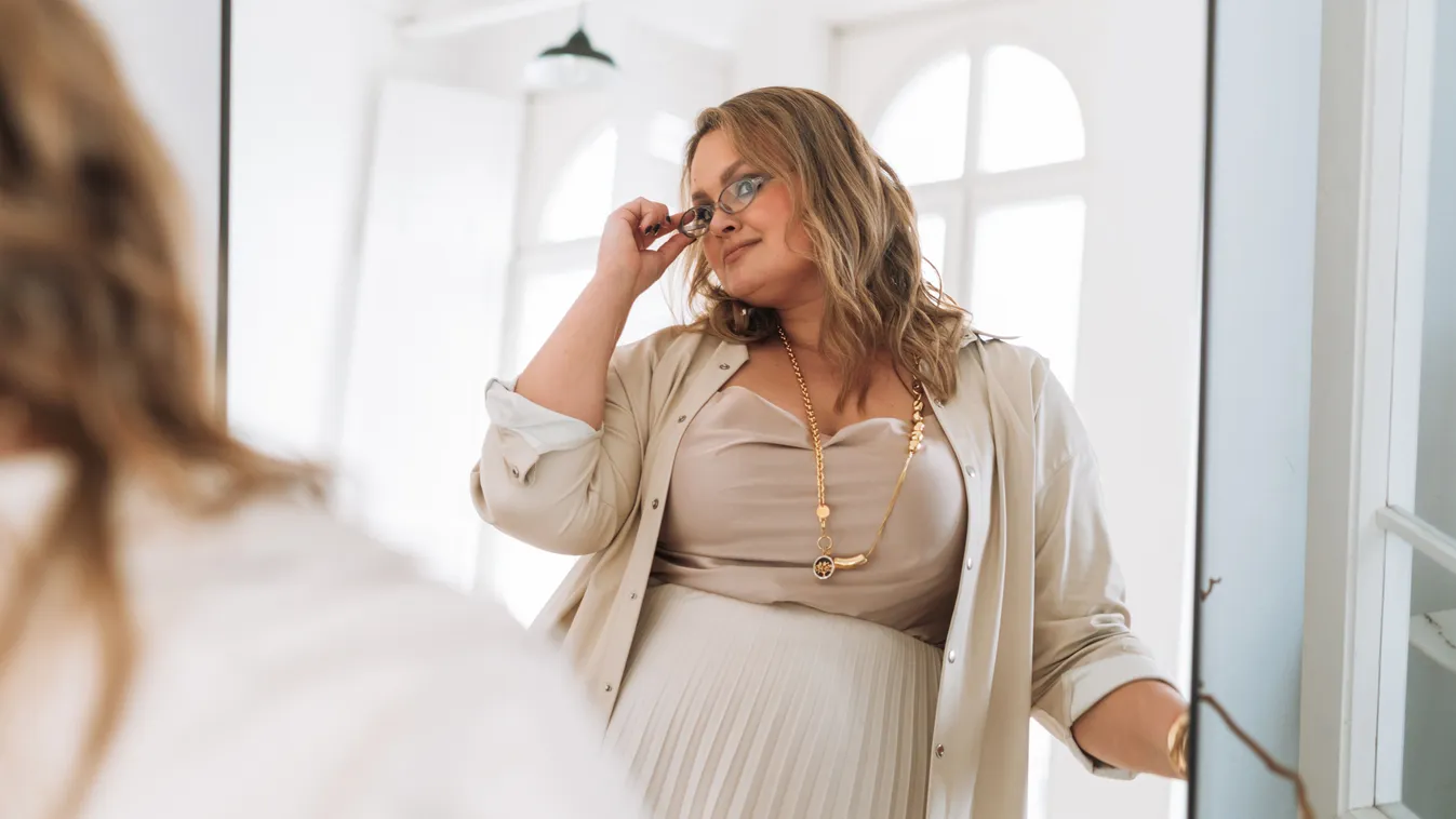 A karcsúsító tippeket megfogadó divatos nő, aki súlyfelesleggel küzd.