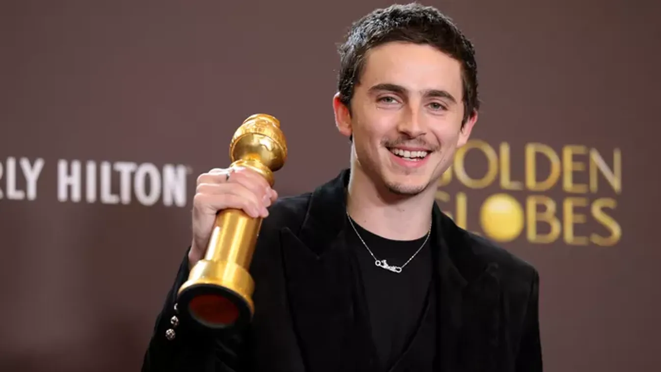 Timothée Chalamet: Az édesanyja támogatja nem mindennapi párkapcsolatát
