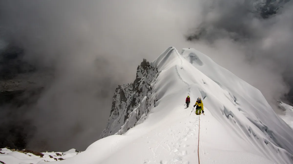 A Mount Everest lett az új játszótere: Tyler Andrews megmutatta, hogy nincs lehetetlen, és szinte felszaladt a világ tetejére