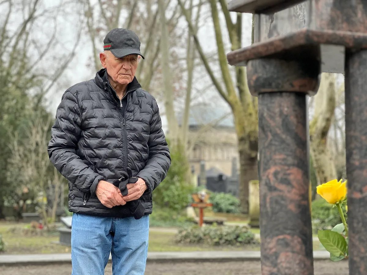 Gábor Zsazsa férje egyedül gondozza a sírt