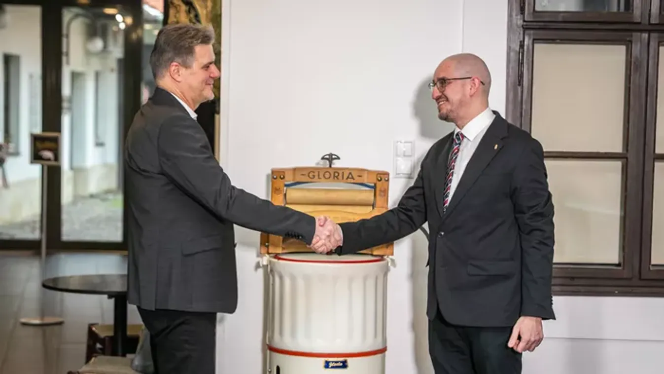 Elképesztő tárggyal ajándékozott meg egy múzeumot a Kincsvadászok sztárja