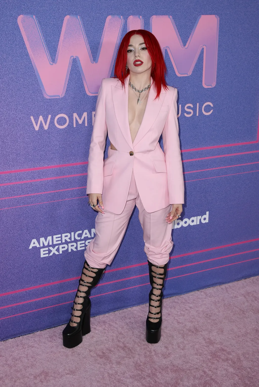 Ava Max sztáradatlap