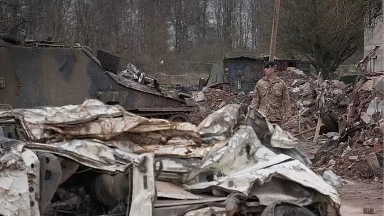 A britek már az oroszok elleni háborúra készülnek: felépítettek egy ukrán falut, hogy gyakorolhassanak