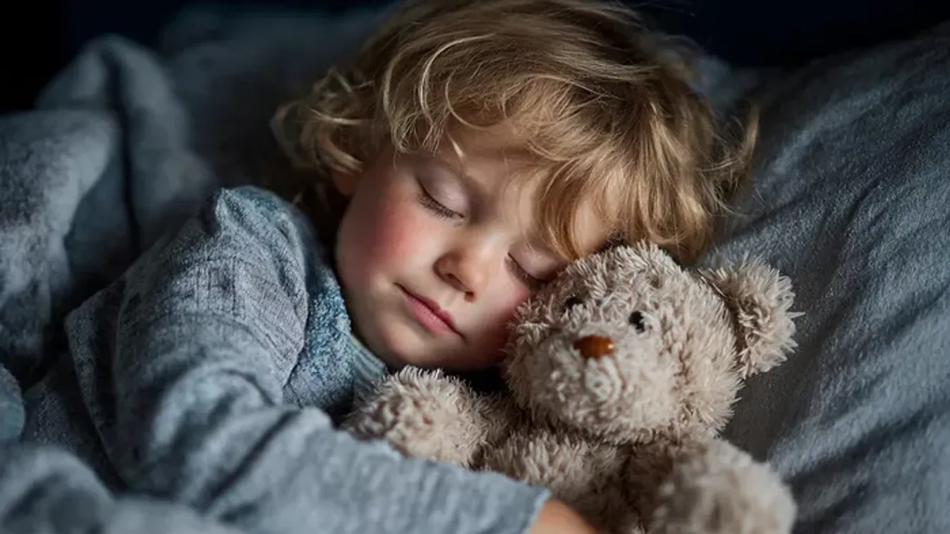 Maradjunk a gyerek mellett, amíg elalszik, vagy ez óriási hiba?