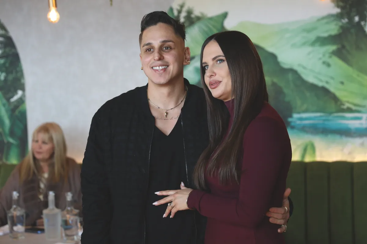 Aurelio, és párja, Niki