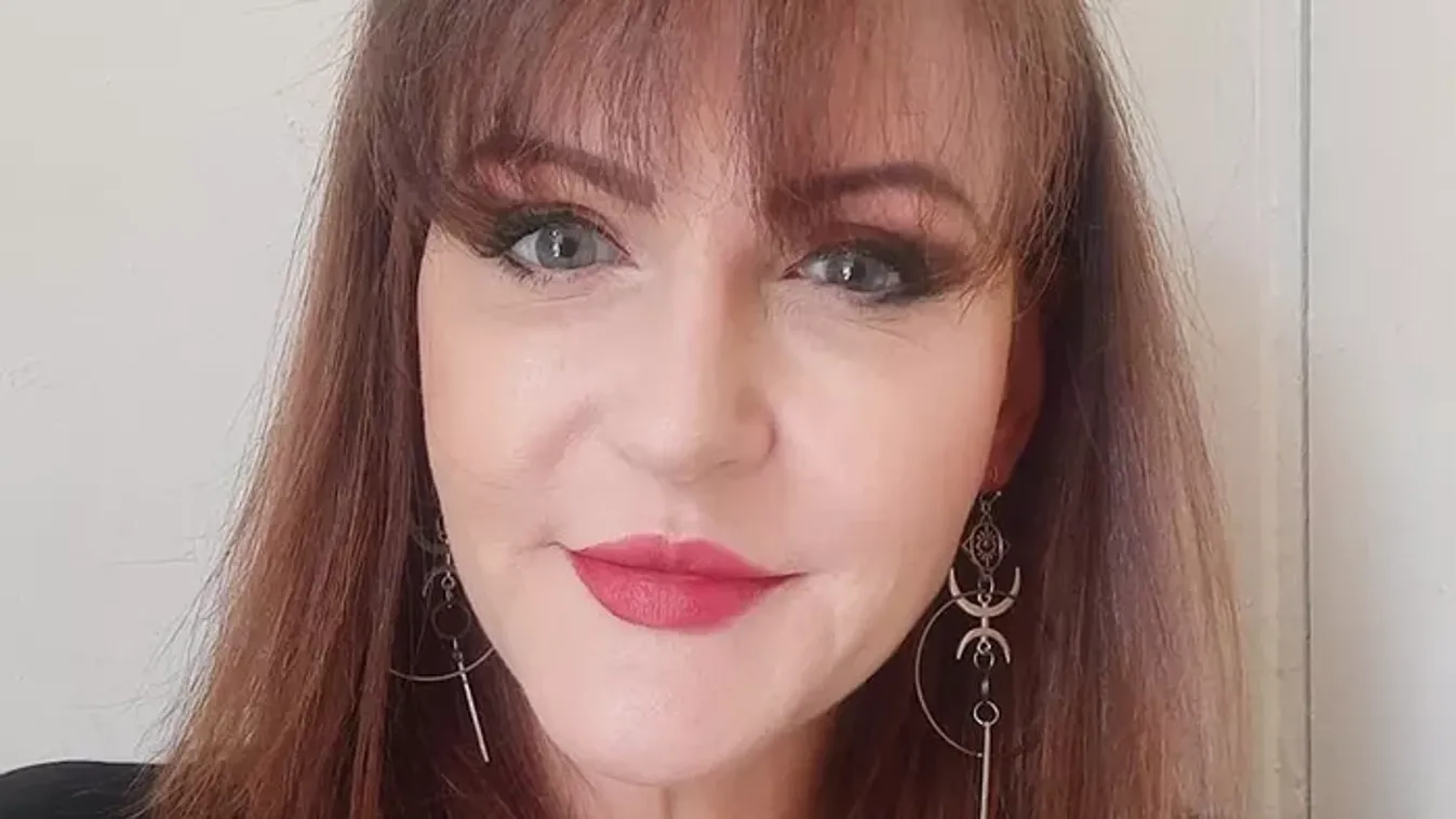 "Halottakkal beszélgetek, aztán az iskola kapujában elmondom az anyukáknak, mit üzentek"