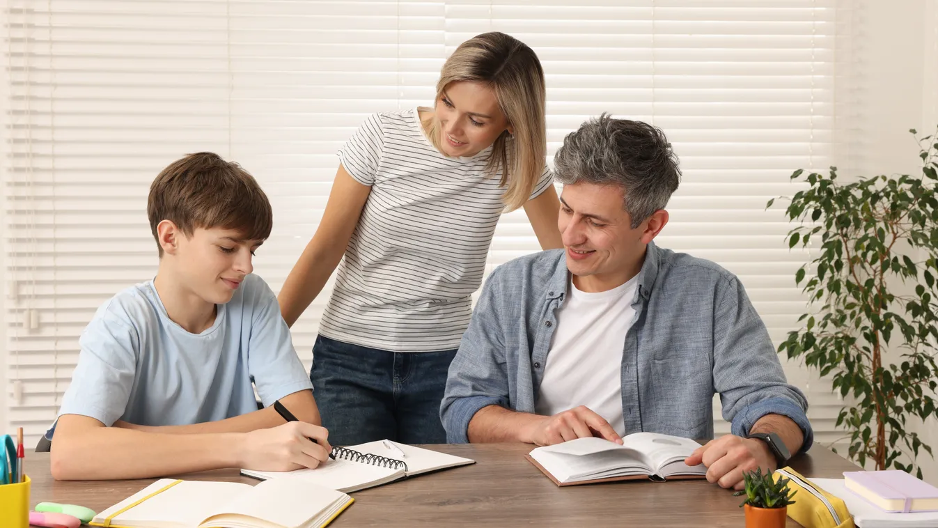 Légiforgalmi irányító vagy helikopter? – Új módszer a kamaszokhoz