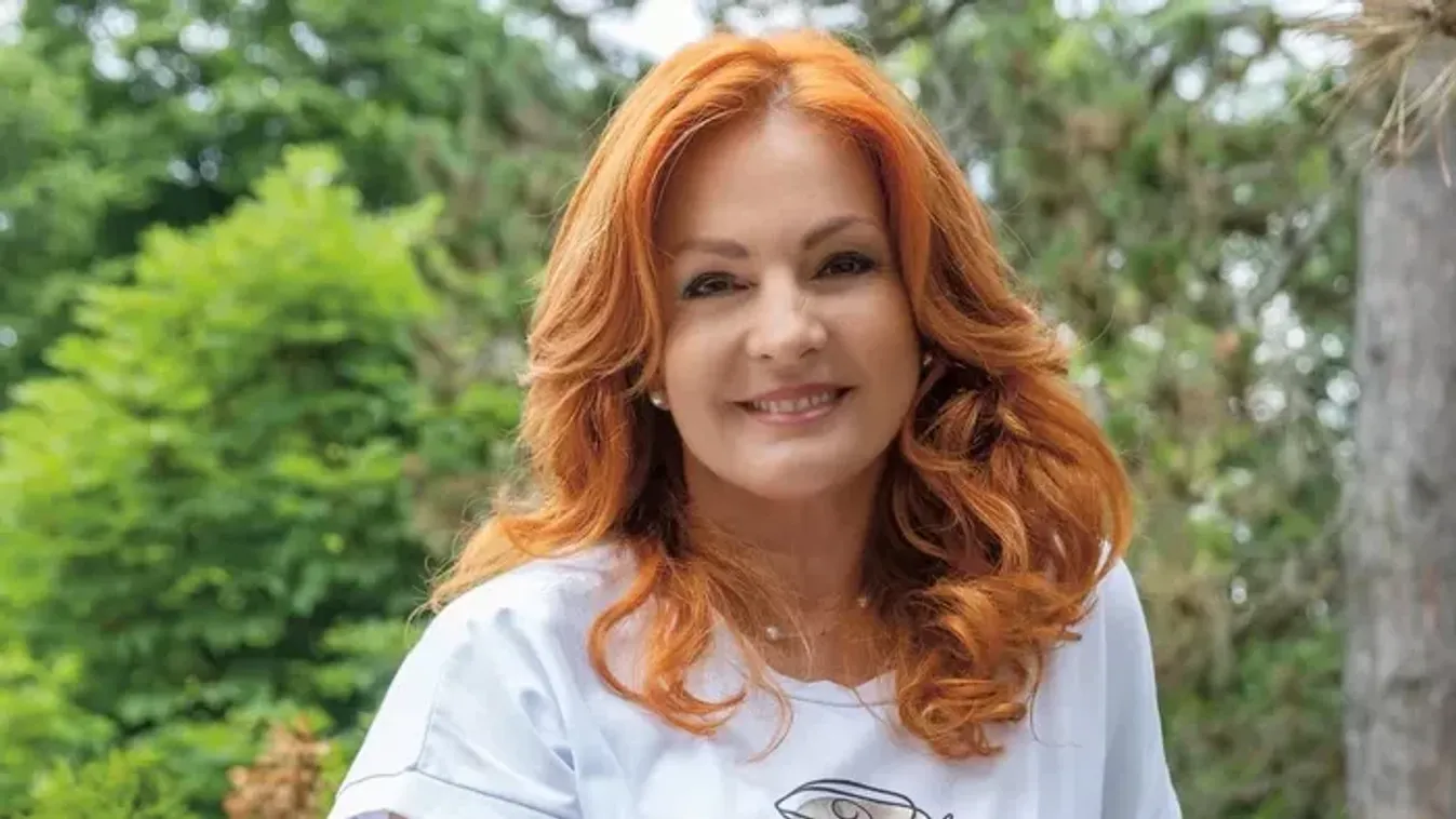 „Belecsaptunk” – brutálisan dögös fotóval robbantotta fel a netet az 56 éves Keleti Andrea