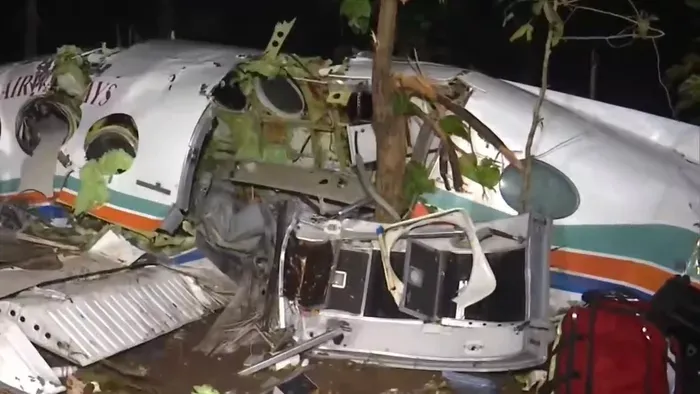 Dolgozókkal teli mentőrepülő csapódott a földbe