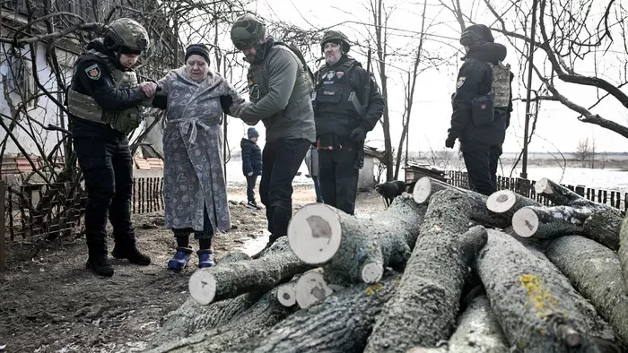 Megfagynak az ukránok, miközben jönnek az adományok