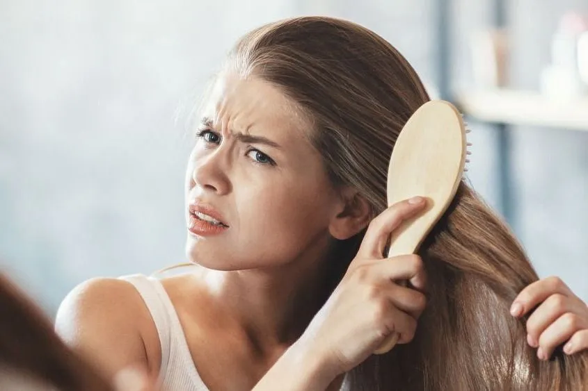 A fodrászok figyelmeztetnek: így ártasz a hajadnak