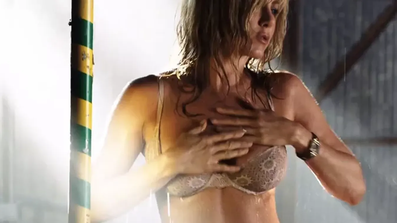 Közel 60 éves lett Jennifer Aniston! Mutatjuk a kortalan bombázó legszexibb vetkőzéseit – Fotók