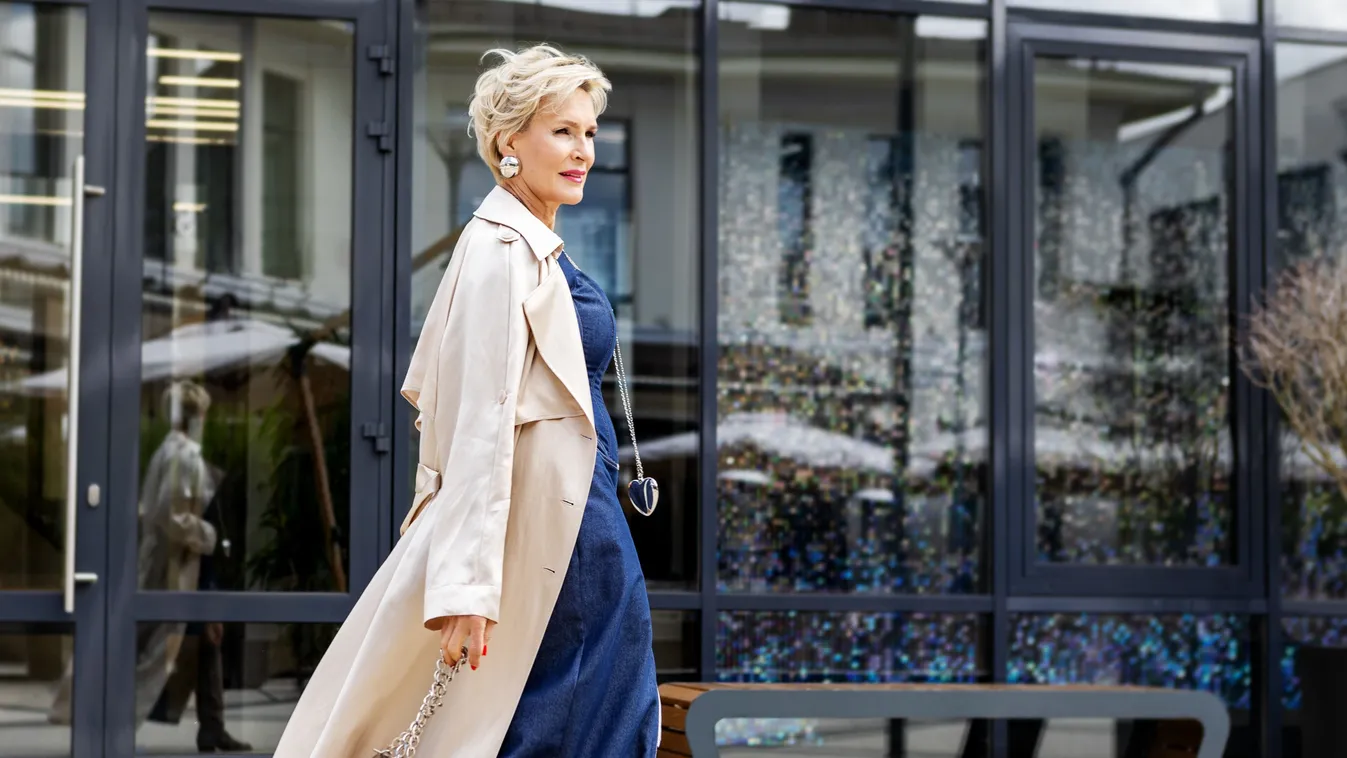 Stílusos ingruhát viselő középkorú nő.