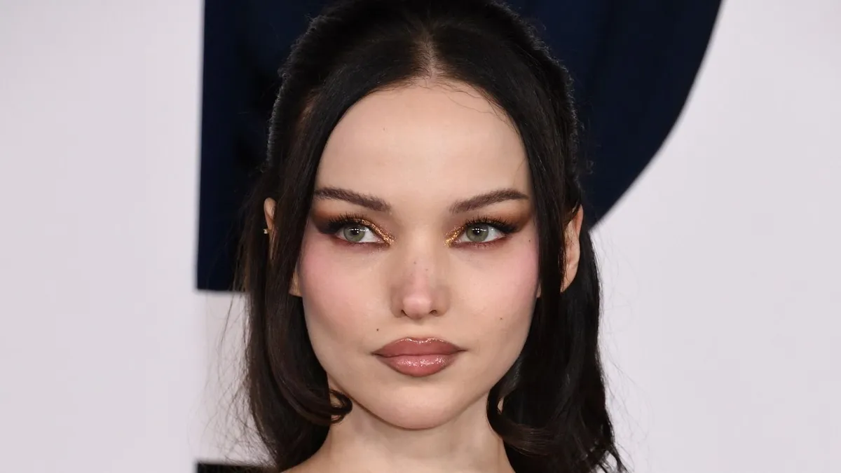 Dove Cameron vadító képeket posztolt Instagramra