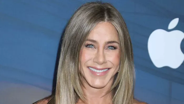 Jennifer Aniston Brad Pitt-tel teszteli új pasiját