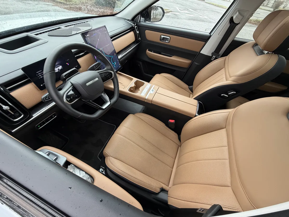 Jaecoo 7 SHS teszt: kép az autó belsejéről.