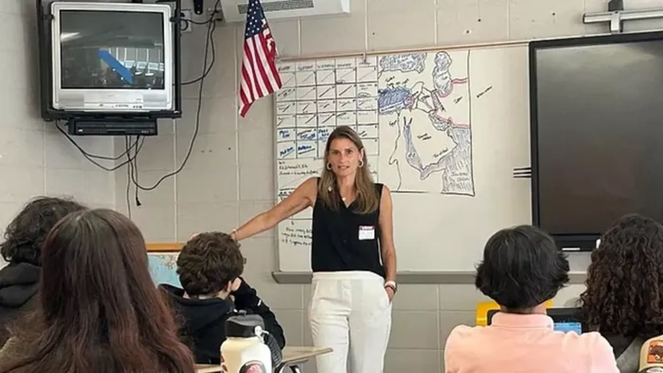 Az autóban robbant a kéj: a tanárnő rámászott a diákjára