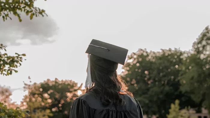 Éjfél a határidő: ma még dönthetnek a jövőjükről a fiatalok!