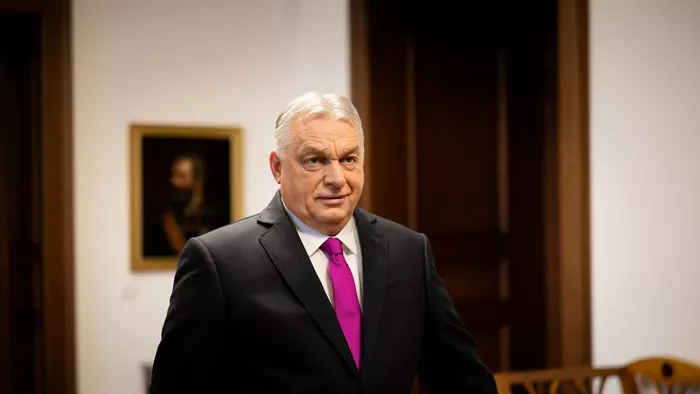 Ezt nem gondoltuk volna Orbán Viktorról: rossz gépre szállt a miniszterelnök