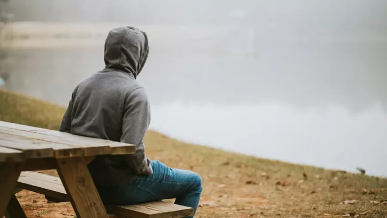 Magyarázatot követelnek a szülők, hat tinilány halt meg a nyaraláson