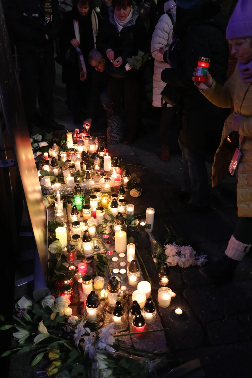 Gyertyagyújtás Fenyő Miklósért