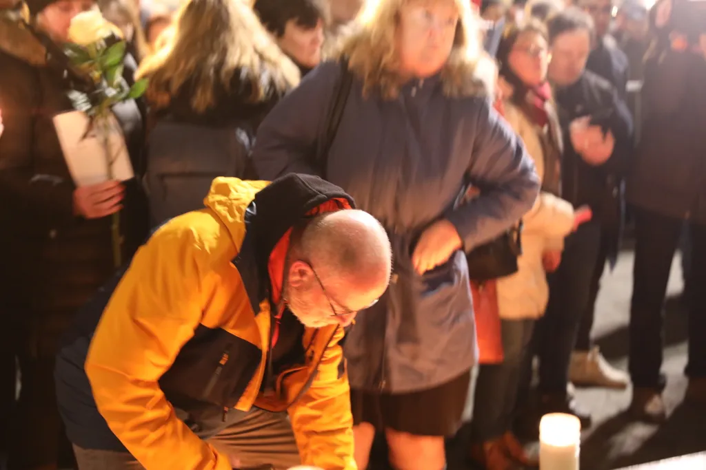 Gyertyagyújtás Fenyő Miklósért