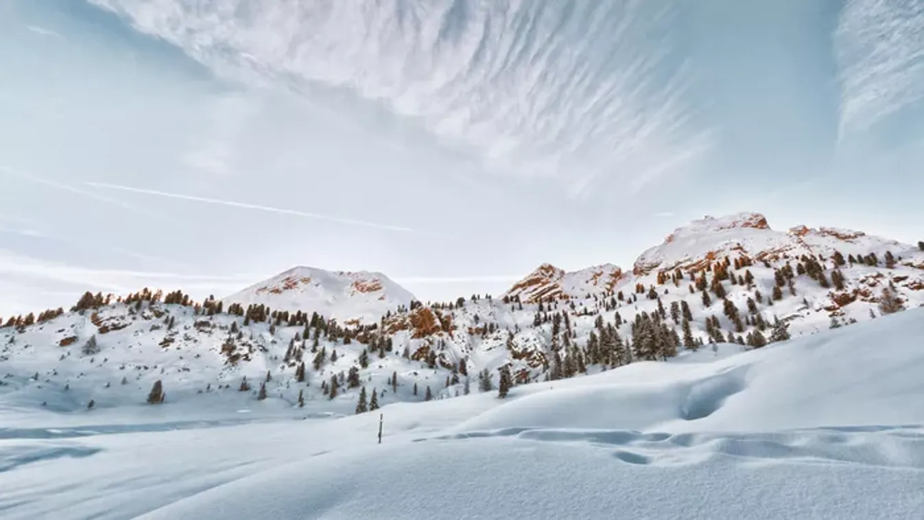 Lavina vitte el a síelőcsoportot: kilenc embert még mindig keresnek a hatóságok