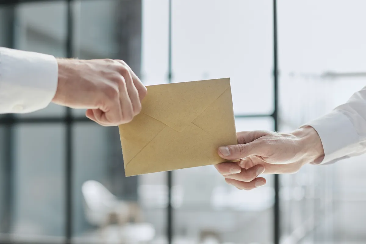 pénz ajándékozás családon belül