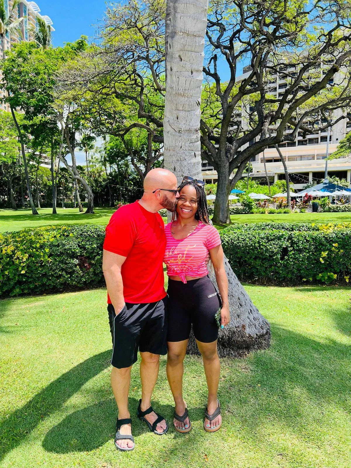 Nem zavarja őket a korkülönbség: feleannyi idős feleségétől született gyermeke a 70 éves Roy-nak