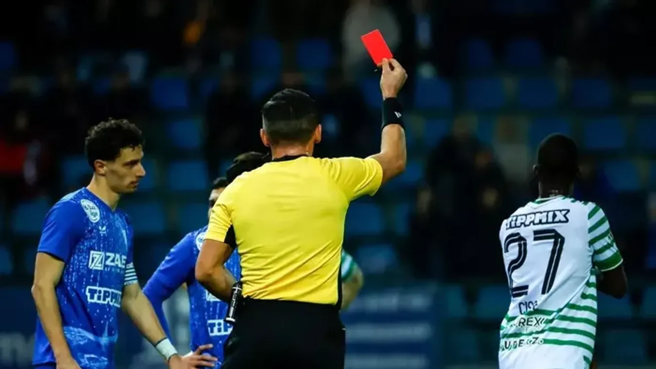 „Nem véletlenül nincsenek magyar bírók a BL-ben" - dühösen értékelt a Fradi másodedzője