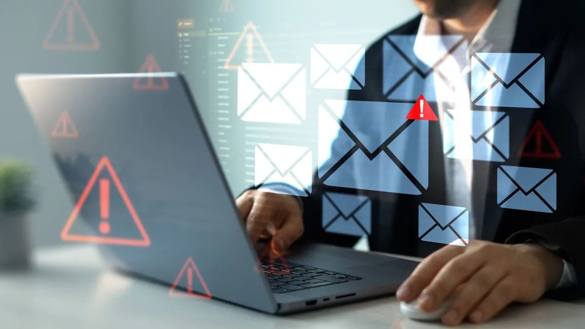 Telefonos SMS-ekben is védekezni kell az adathalászat ellen