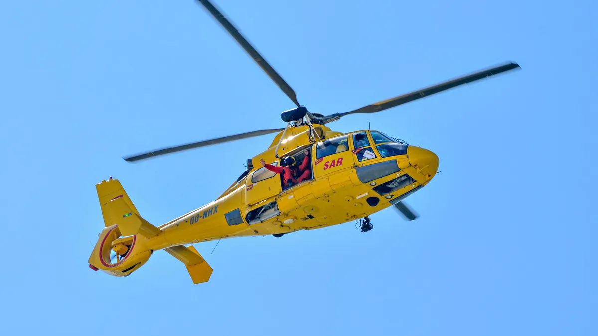 Mentőhelikopter szállt le a baleset helyszínén