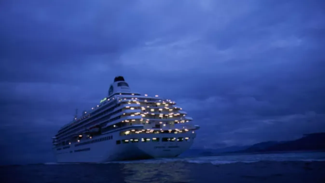 Járvány tört ki egy óceánjárón: 200 utas betegedett meg a fedélzeten