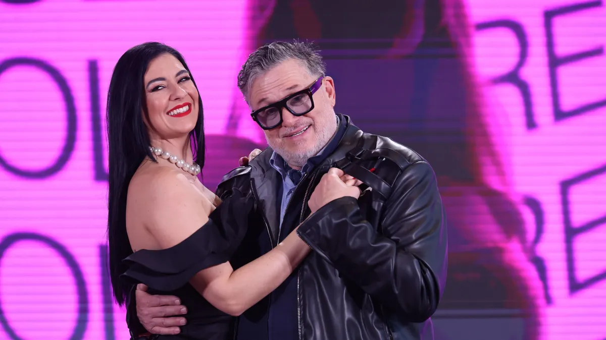 Galambos Lajos a trombita helyett mikrofont ragad, Stana Alexandra pedig a tánccipőt cseréli le (Fotó: Bors)