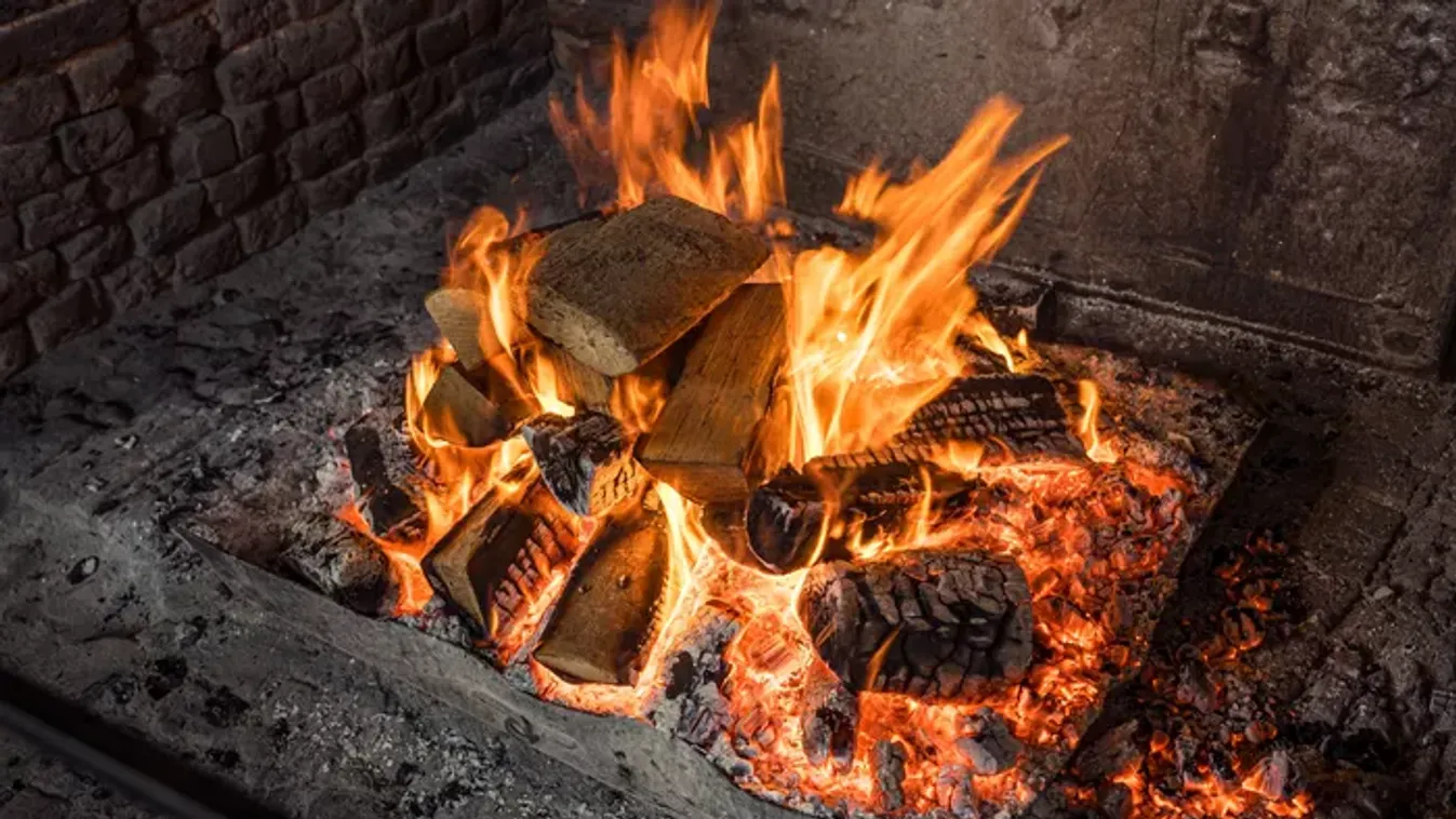 Most jött: tűz ütött ki egy lakóházban Magyarországon, nagy a baj