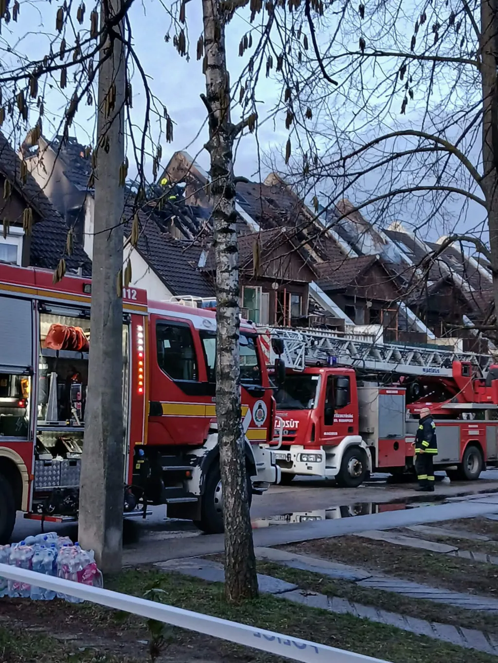 Hatalmas tűz volt Budakeszin, egy munkásszálló égett.