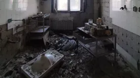 Egy horrorisztikus hangulatú kórház, ahol mindent otthagytak – Galéria