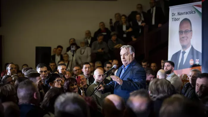 Orbán: Több mint 10 százalékkal vezet a Fidesz jelöltje