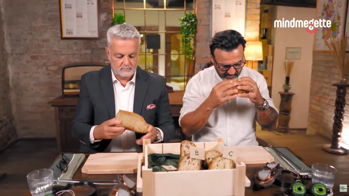 Gianni és Miki kovászos kenyér kóstolása közben.