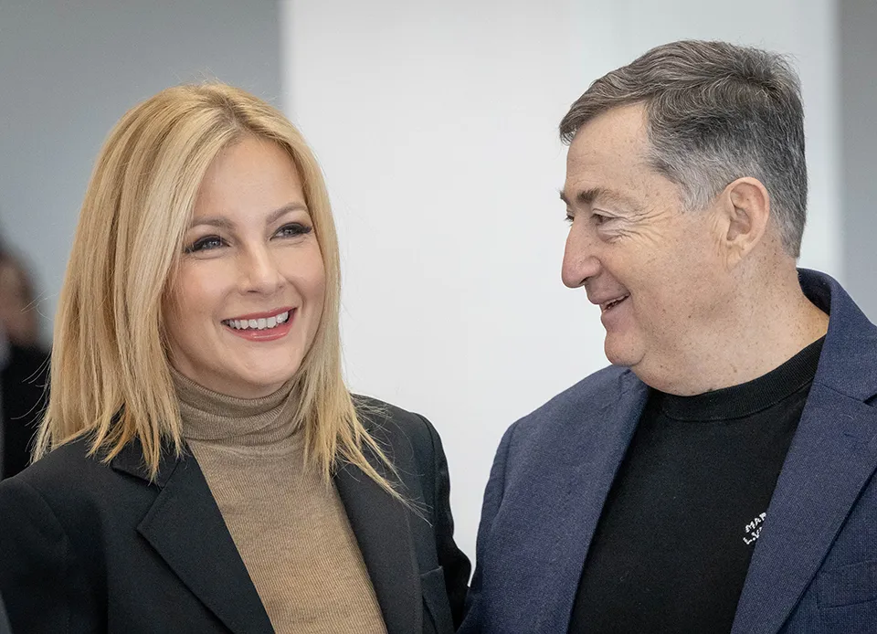 2026.02.12
Mészáros Csoport
Egy mentőautó ünnepélyes átadója.
Várkonyi Andrea Mészáros Lőrinc 