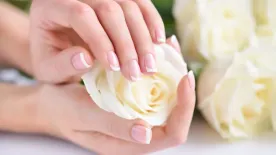 Ezt muszáj kipróbálnod – Visszafogott tavaszi körmök 40 felett, amik kiemelik a nőiességedet