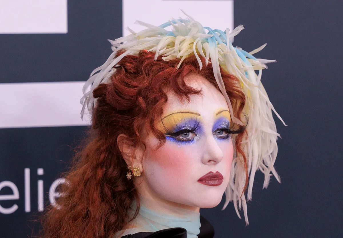 Chappell Roan megsiratta Jude Law lányát